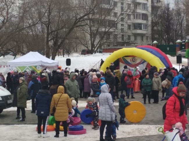 Можайск события. Беловежский пруд Москва. Можайск зимние развлечения. Фестиваль развлечения. Можайский район Москвы Беловежский пруд.